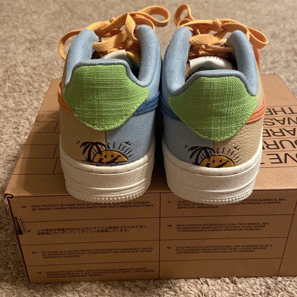 NWT Nike Air Force 1 LV8 - Picture 5 of 7